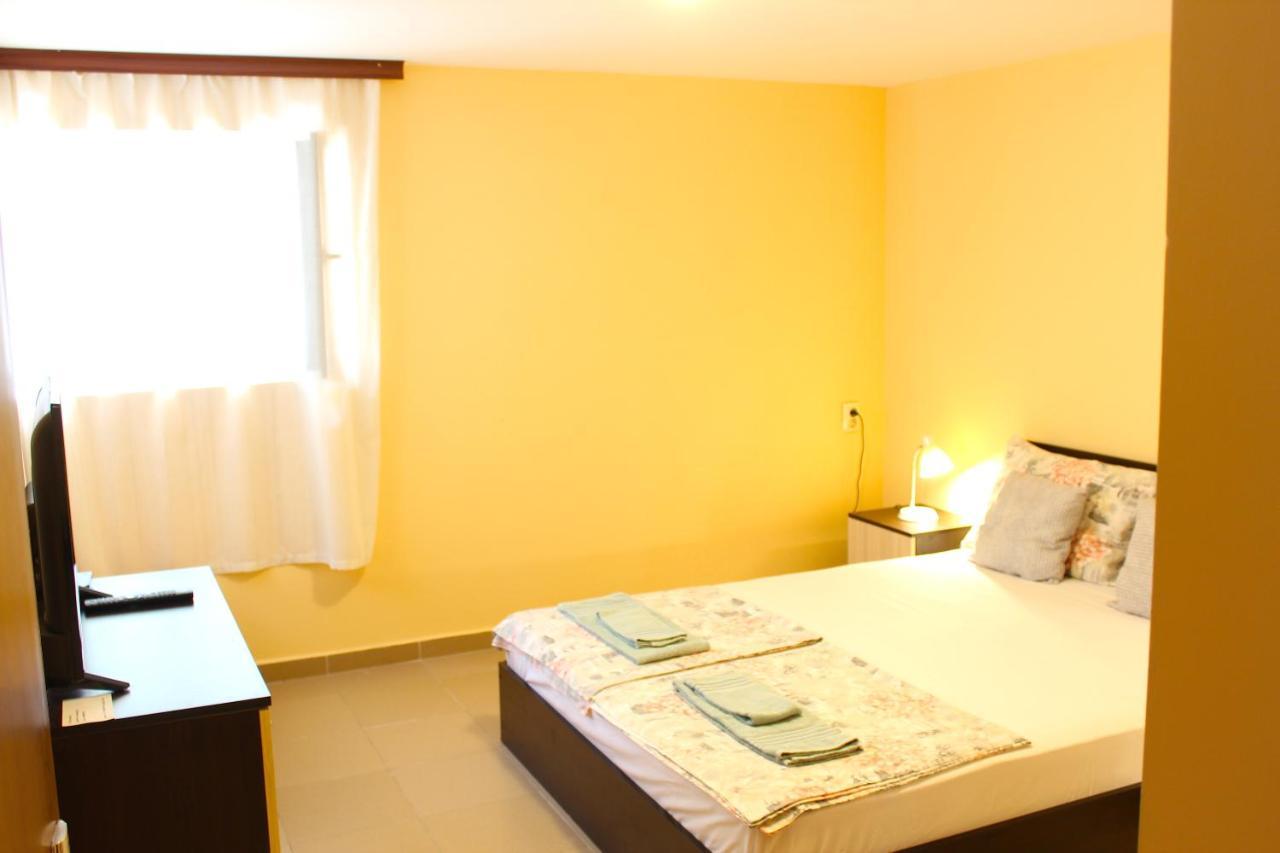 וארנה Guest House "Emily" In Troshevo מראה חיצוני תמונה