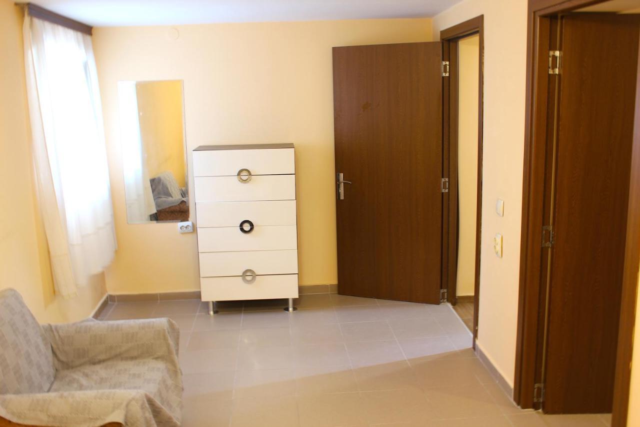 וארנה Guest House "Emily" In Troshevo מראה חיצוני תמונה