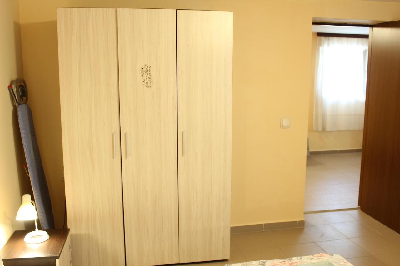 וארנה Guest House "Emily" In Troshevo מראה חיצוני תמונה