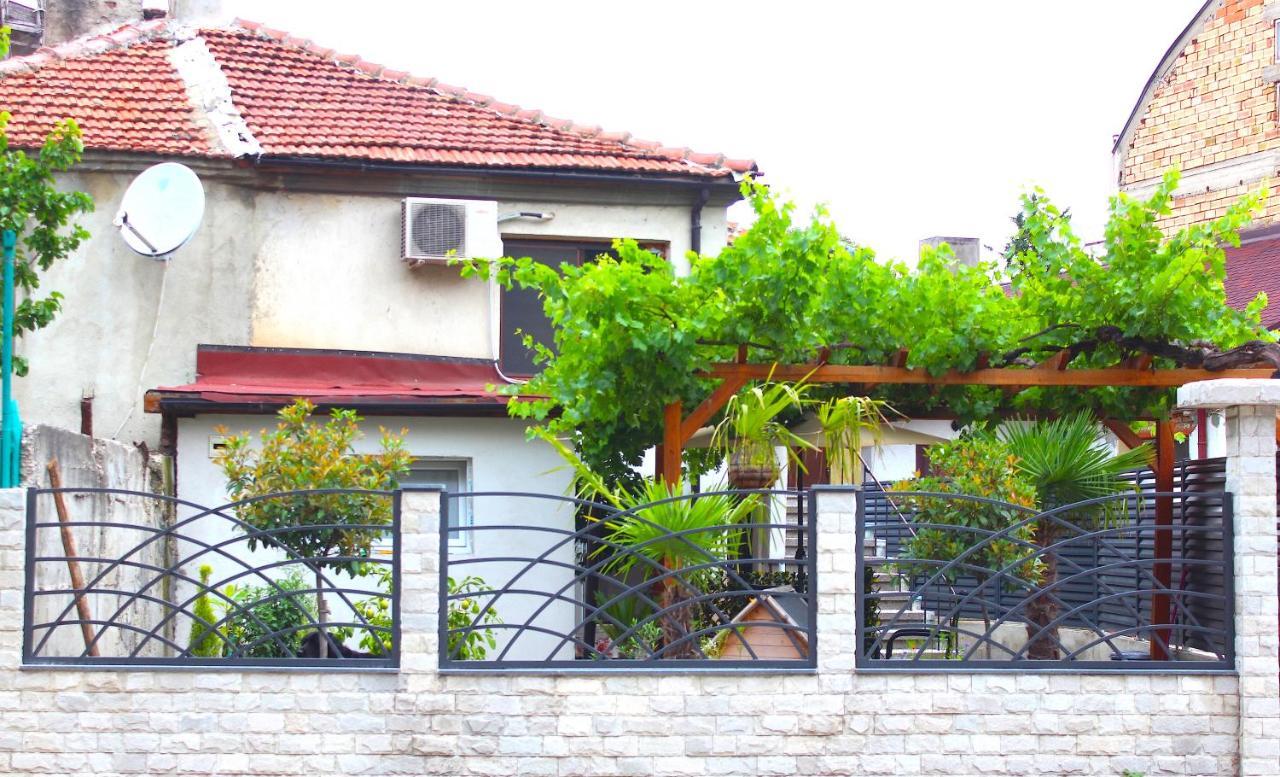 וארנה Guest House "Emily" In Troshevo מראה חיצוני תמונה
