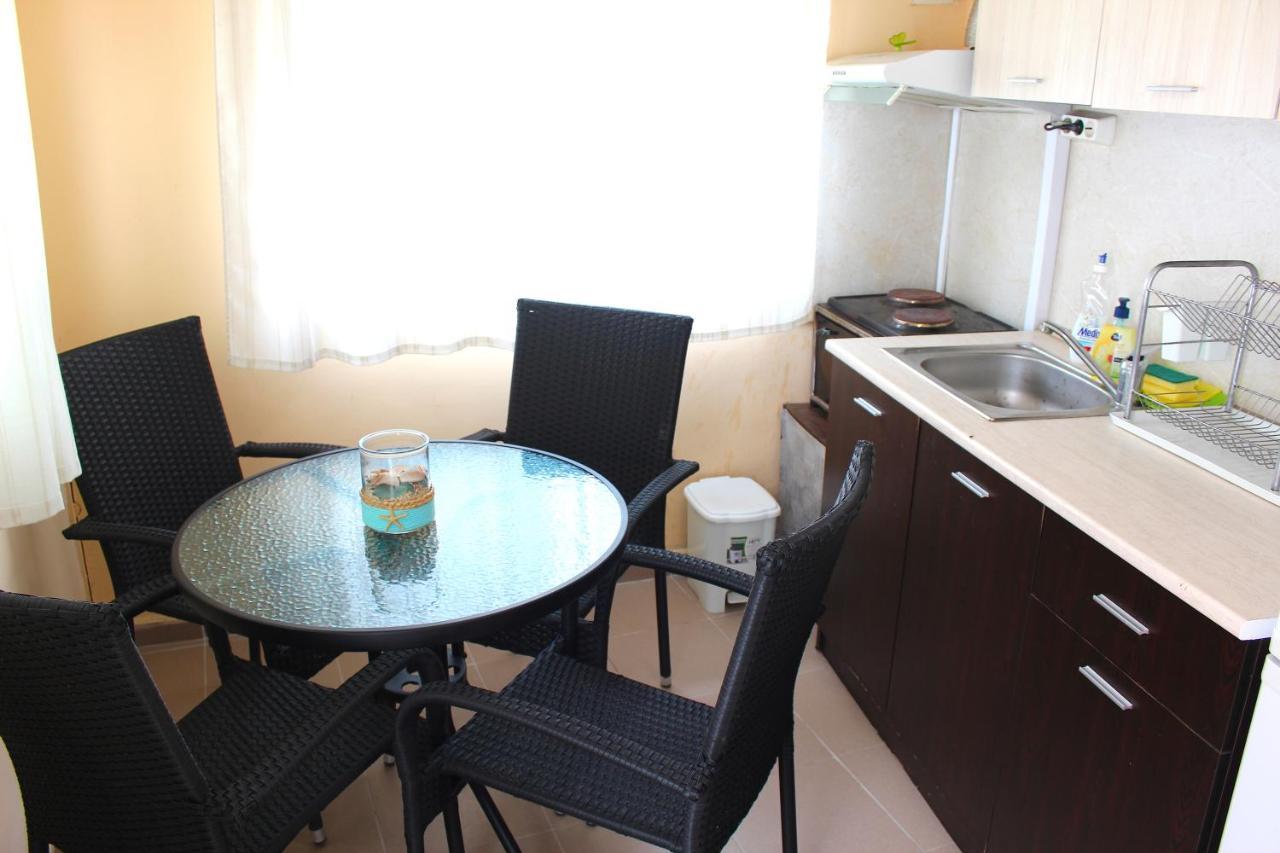 וארנה Guest House "Emily" In Troshevo מראה חיצוני תמונה
